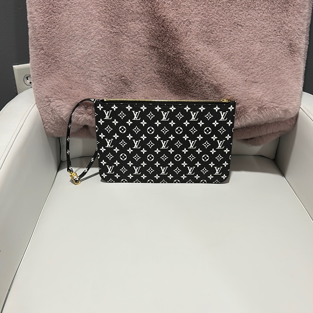 Louis Vuitton Black and White Monogram Clutch